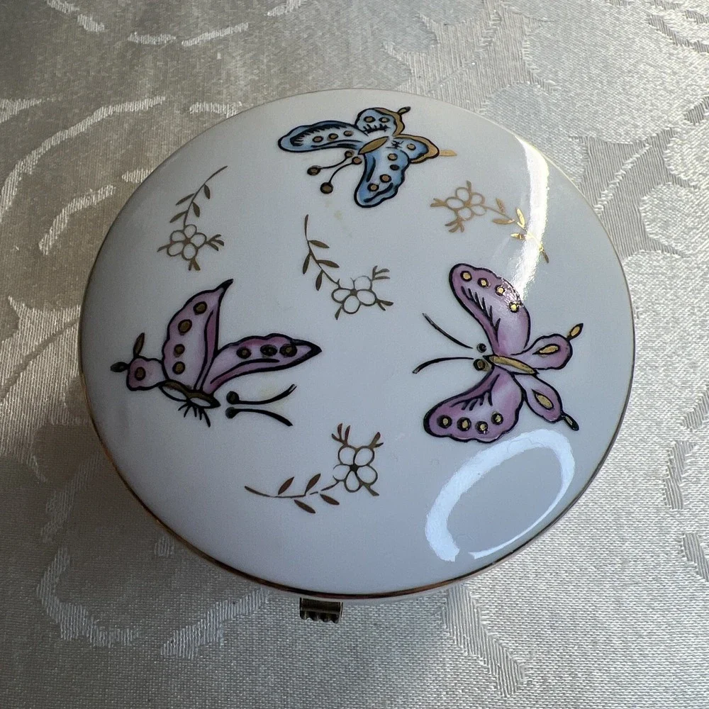 Vintage IRice Hinged Porcelain Powder Puff Box Handpainted Butterflies Paper Lab